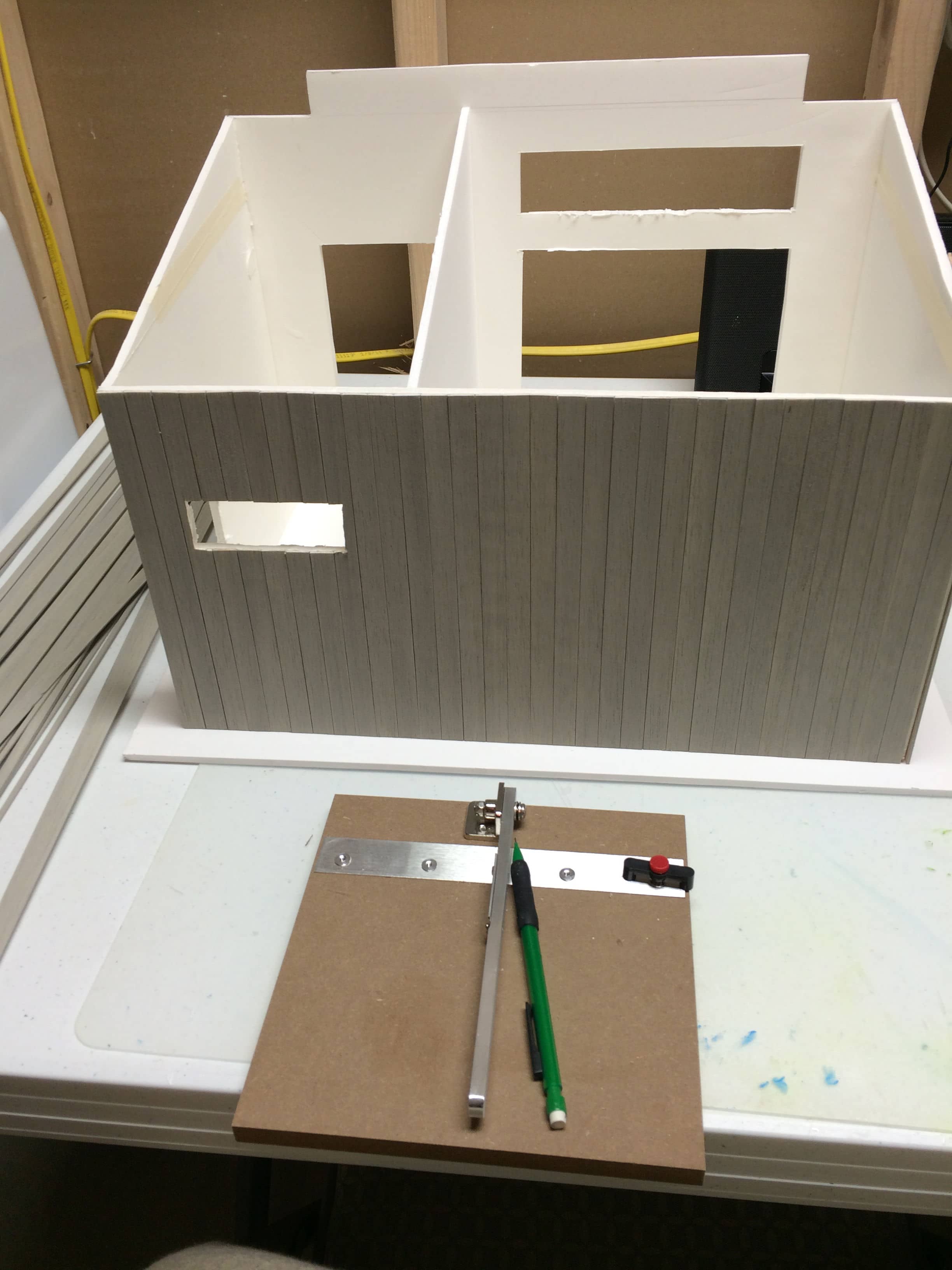 Chopper used to cut bats for siding